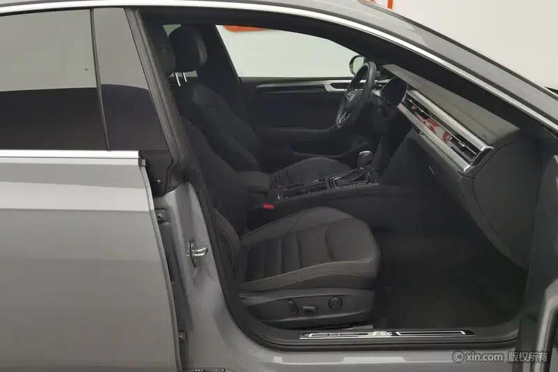 Volkswagen CC 2021 380TSI Striking Edition — миниатюра 24