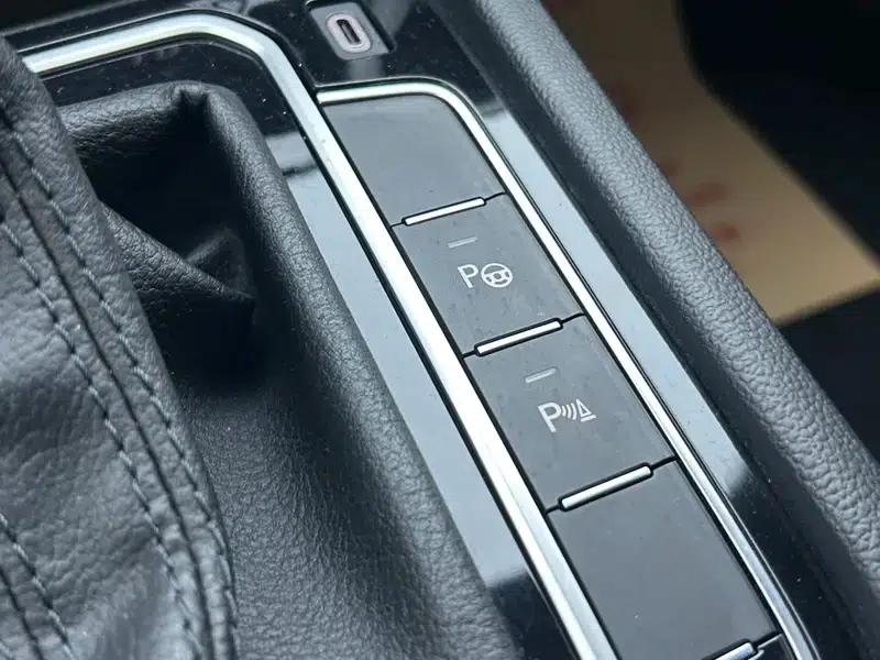 Volkswagen CC 2021 380TSI Striking Edition — миниатюра 18