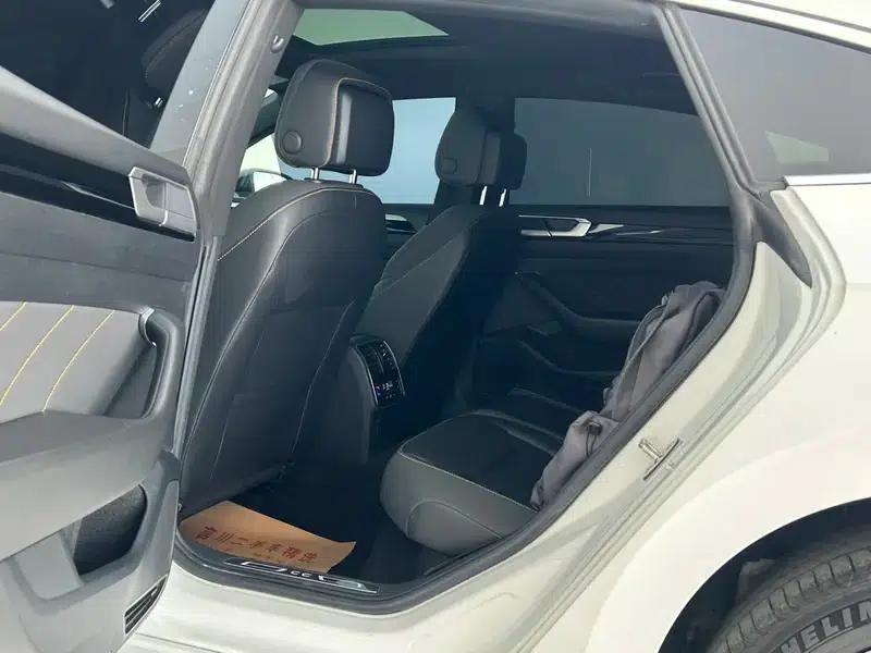 Volkswagen CC 2021 380TSI Striking Edition — миниатюра 32