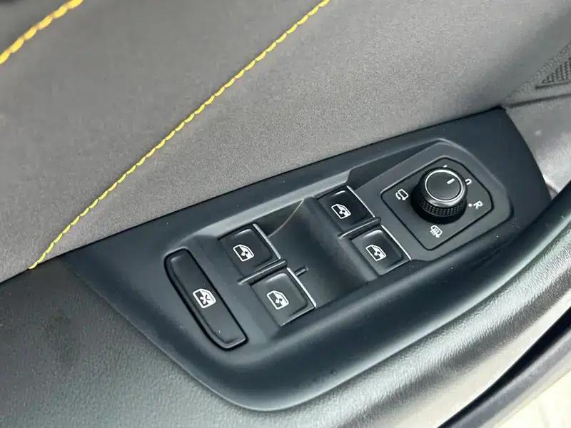 Volkswagen CC 2021 380TSI Striking Edition — миниатюра 34