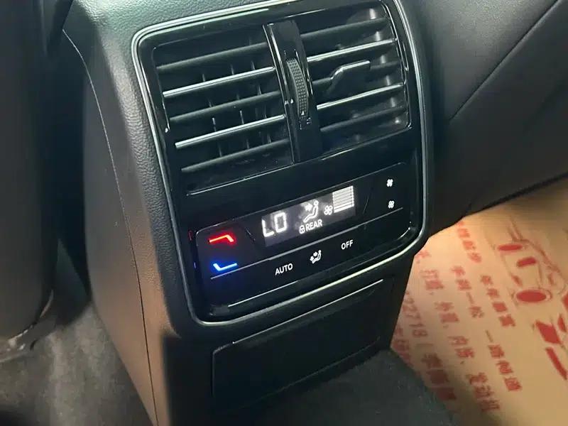 Volkswagen CC 2021 380TSI Striking Edition — миниатюра 10