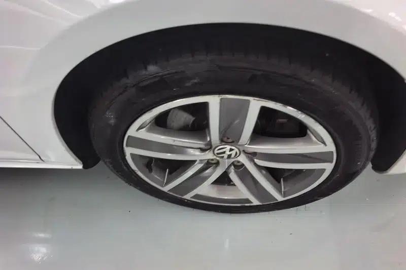 Volkswagen CC 2015 1.8TSI Luxury Edition — миниатюра 9