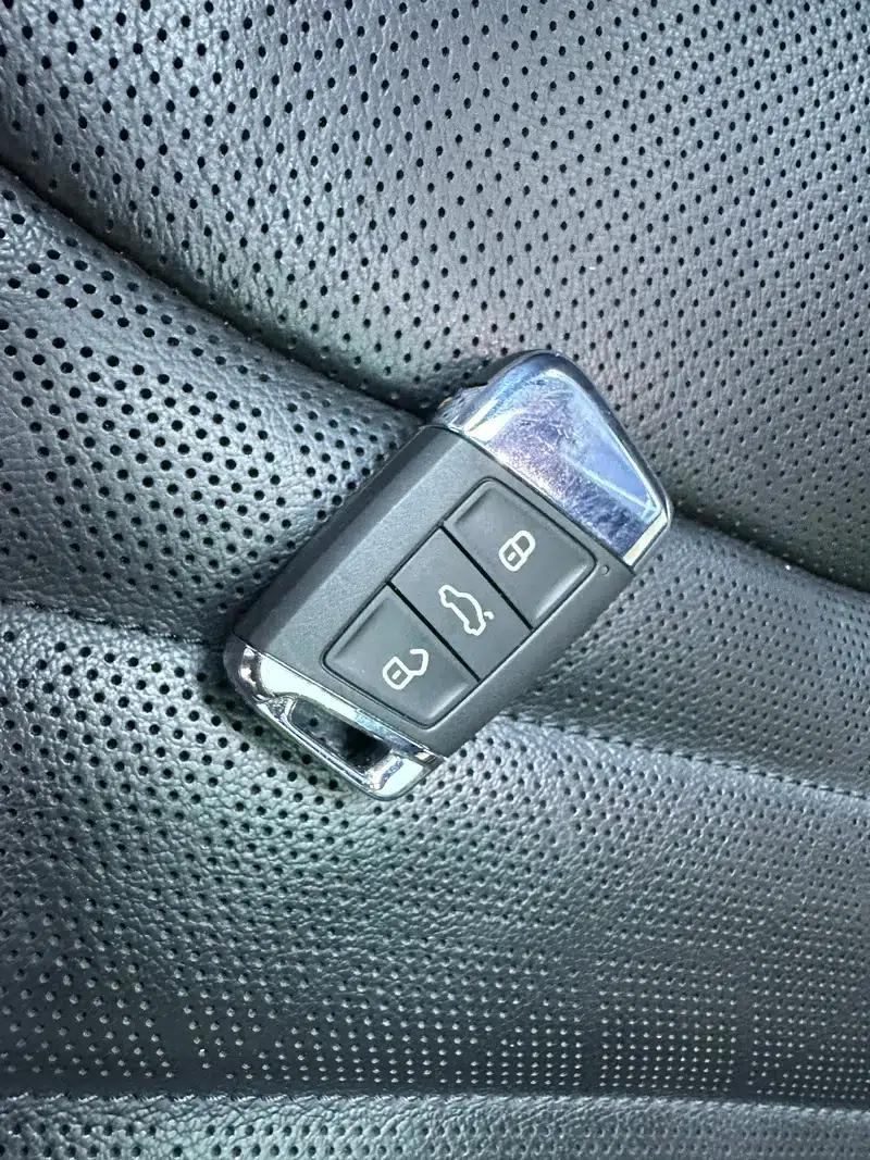 Volkswagen CC 2024 380TSI Striking Edition — миниатюра 11
