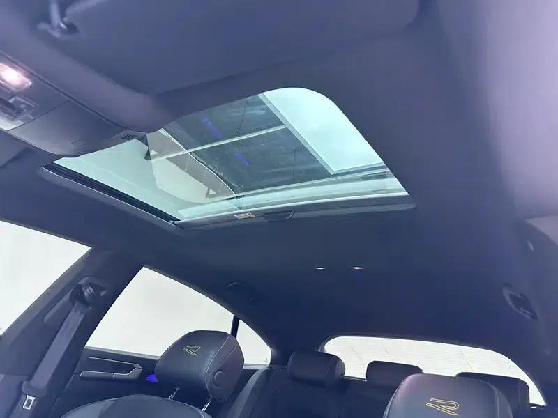 Volkswagen CC 2024 380TSI Striking Edition — миниатюра 19