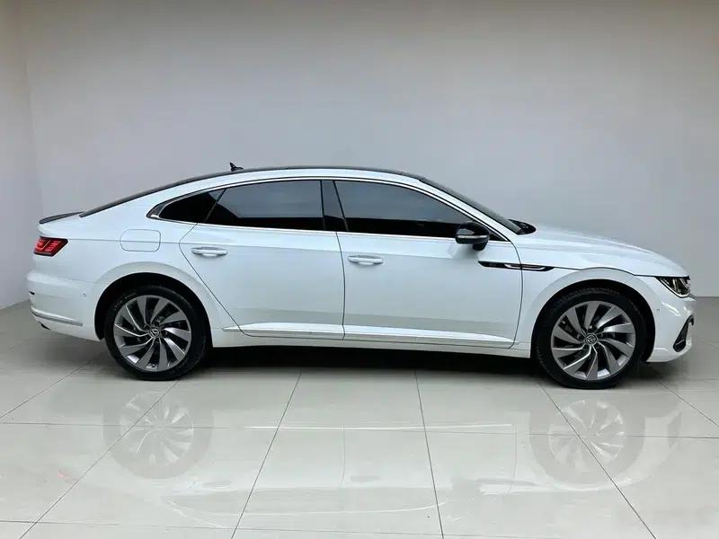 Volkswagen CC 2024 380TSI Striking Edition — миниатюра 8