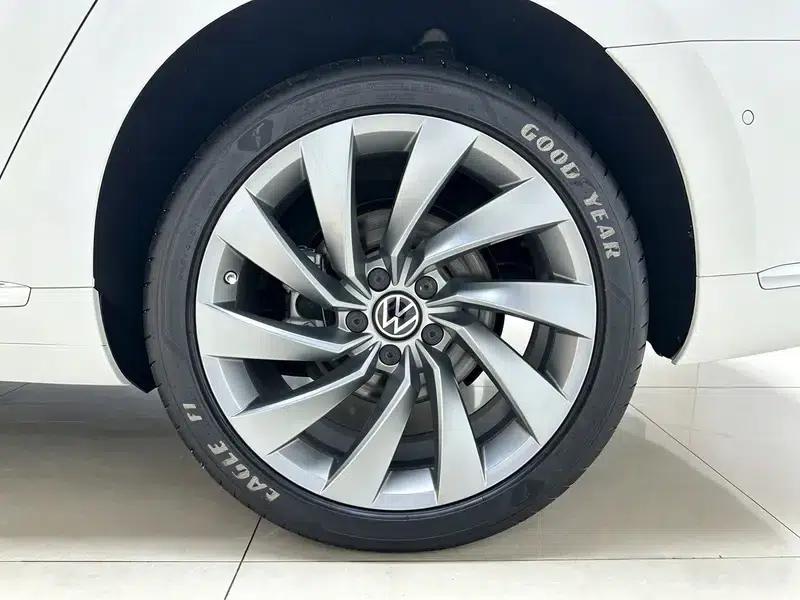 Volkswagen CC 2024 380TSI Striking Edition — миниатюра 9