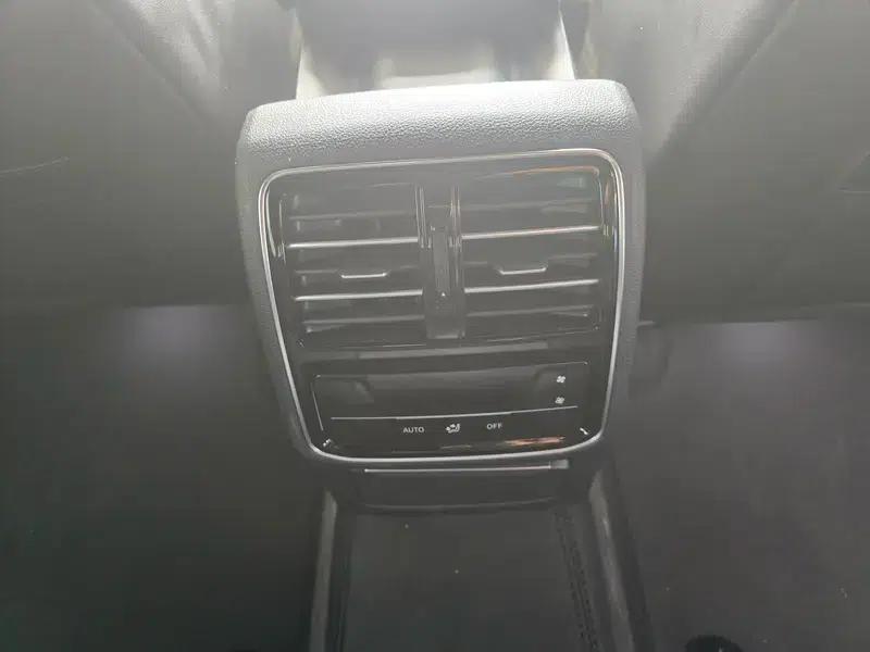 Volkswagen CC 2025 380TSI - Eye-Catching Edition — миниатюра 10