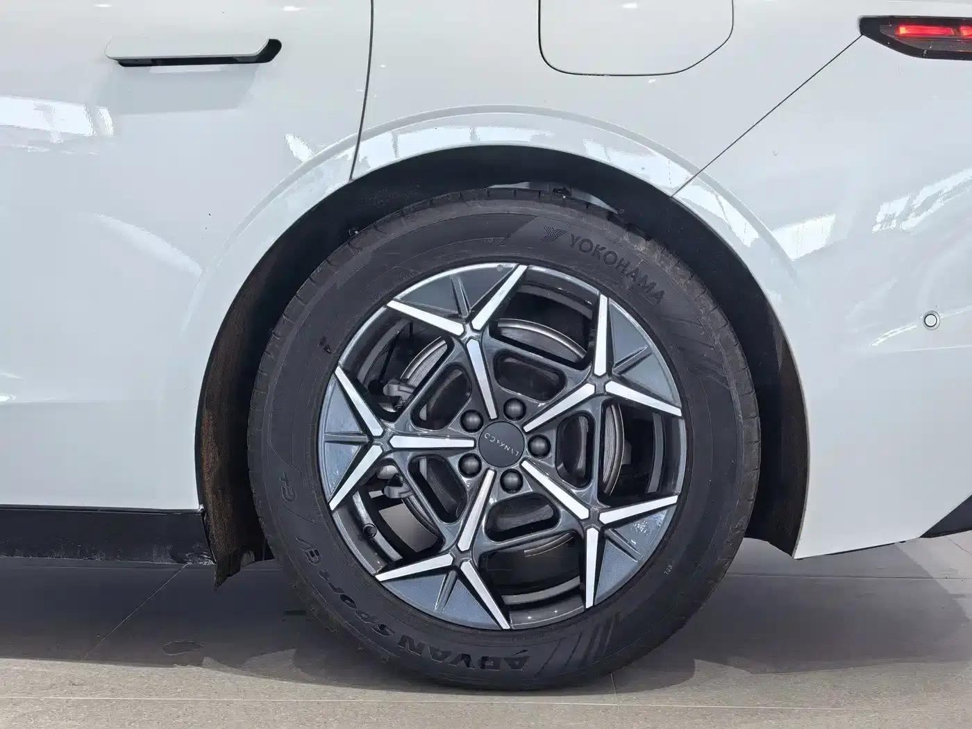 Lynk & Co 10 2025 240 AWD Ultra — миниатюра 11