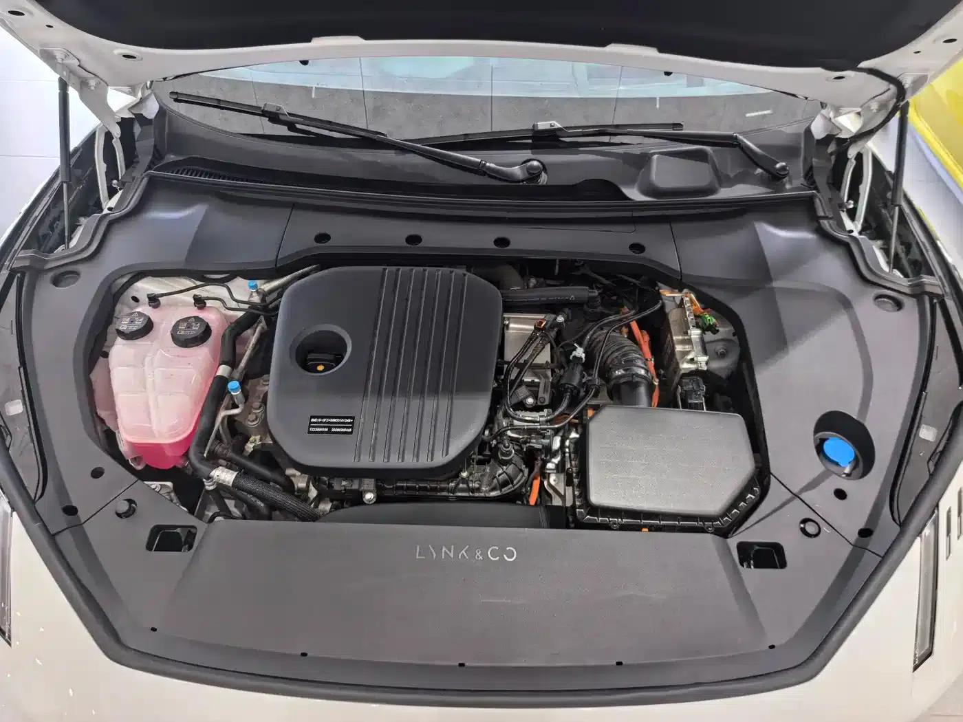 Lynk & Co 10 2025 240 AWD Ultra — миниатюра 15