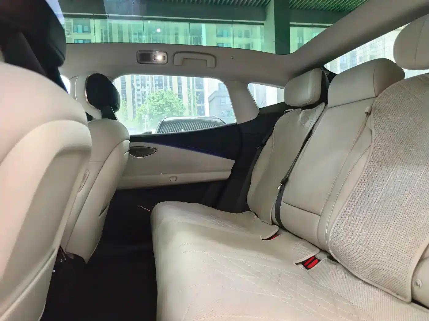 Lynk & Co 10 2025 240 AWD Ultra Sport Edition H7 — миниатюра 14