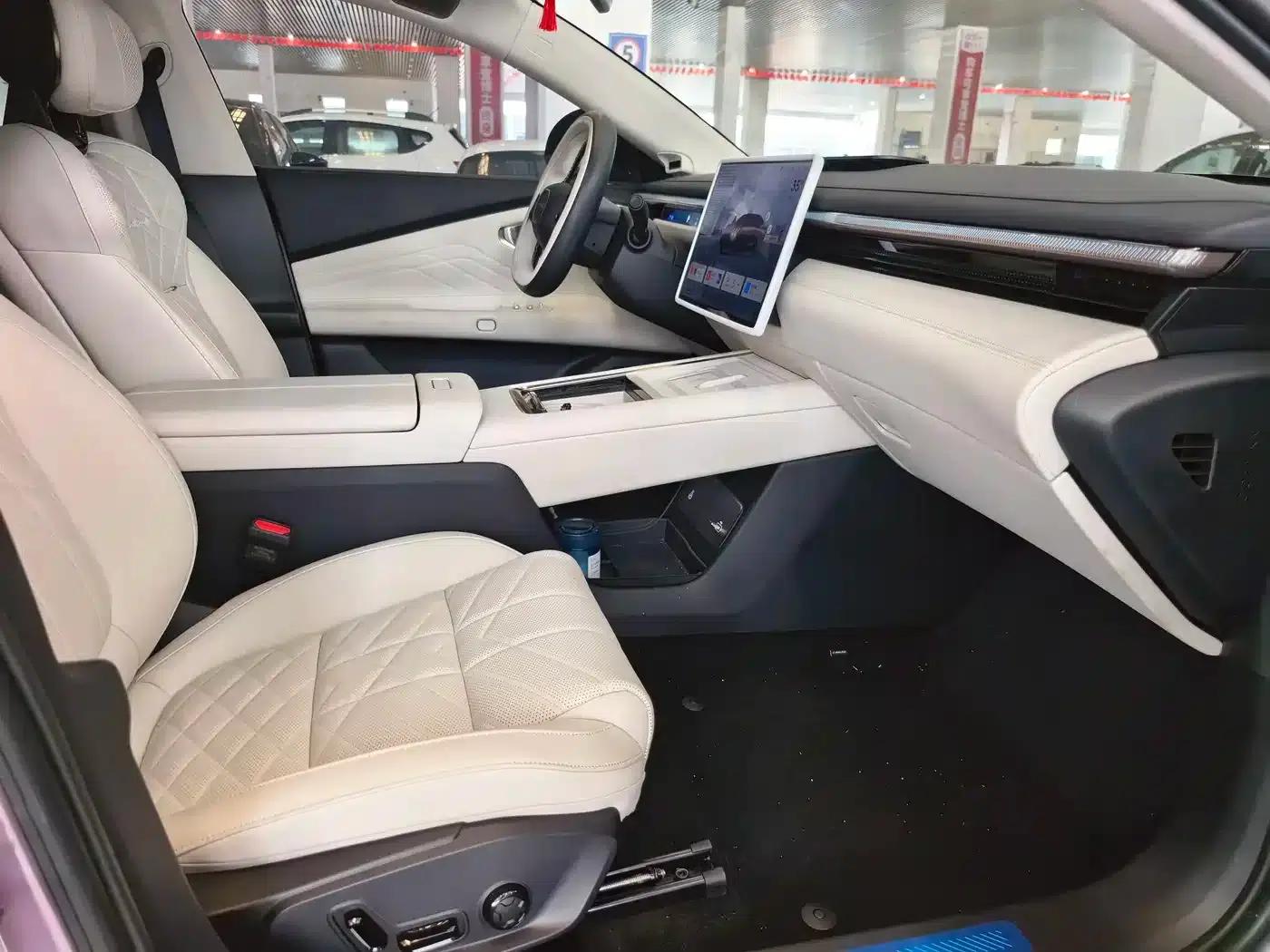 Lynk & Co 10 2025 240 AWD Ultra Sport Edition H7 — миниатюра 21