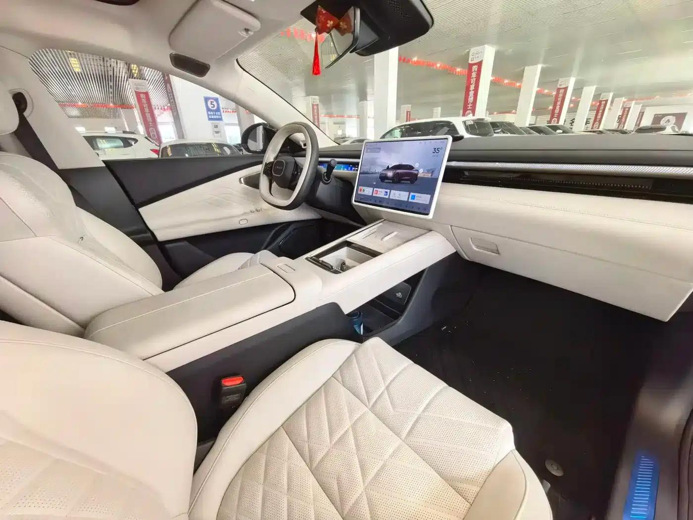 Lynk & Co 10 2025 240 AWD Ultra Sport Edition H7 — миниатюра 22