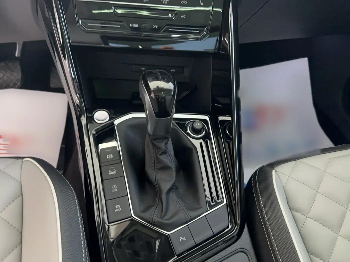 Volkswagen Tayron 2025 Zhongxiang Version 300TSI — миниатюра 10