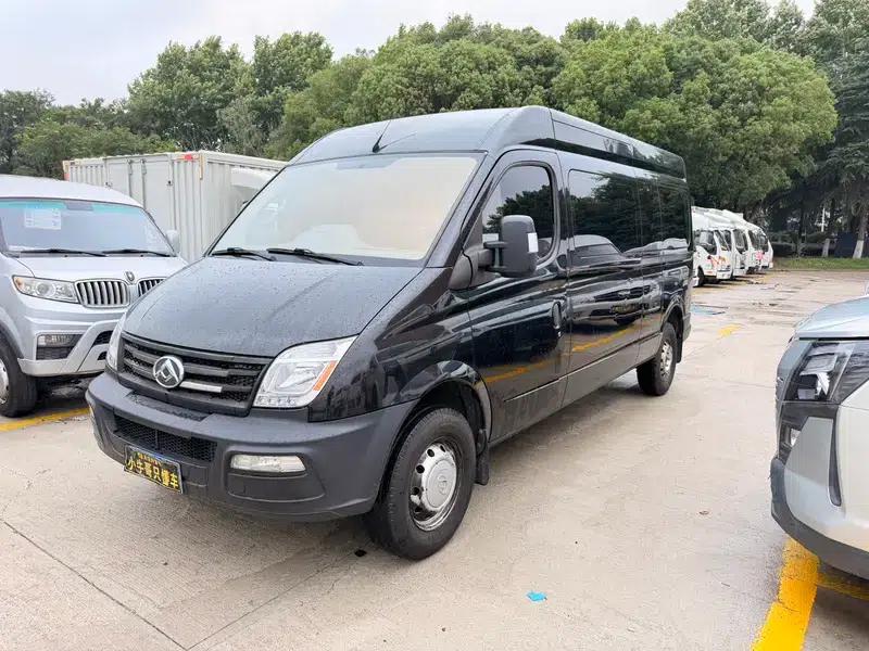 Xintu V80 2020 2.5T Manual Front-Wheel Drive 6-Seater Factory Custom Edition — миниатюра 1