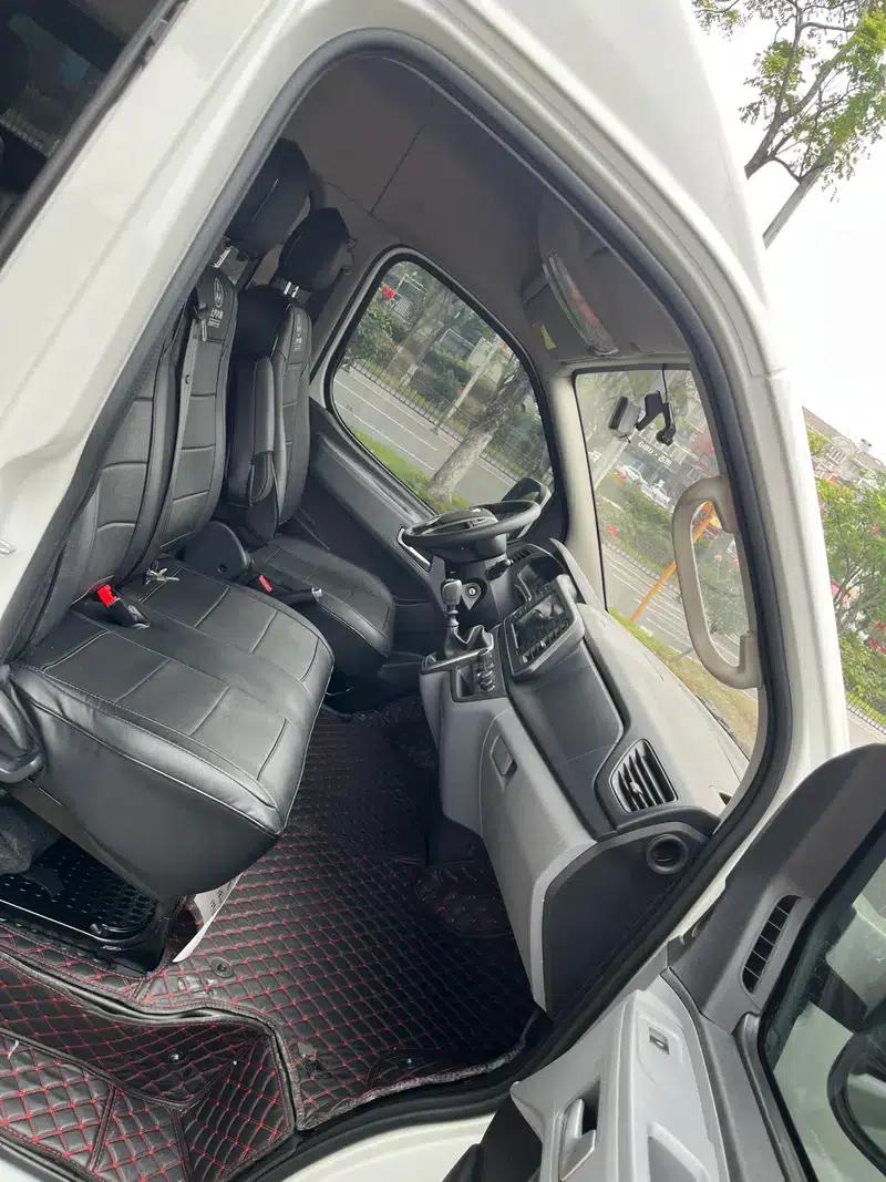 Xintu V80 2025 Facelift Value Edition 2.0T Manual Long Wheelbase High Roof 127Ps 6-9 Seats — миниатюра 15