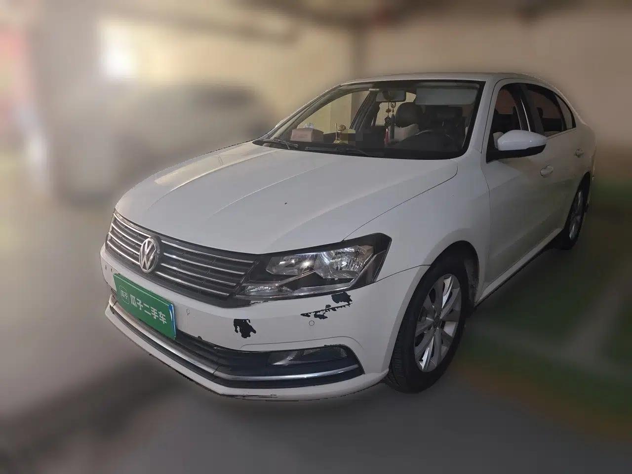Volkswagen Lavida 2015 1.6L Automatic Comfort Edition — миниатюра 1