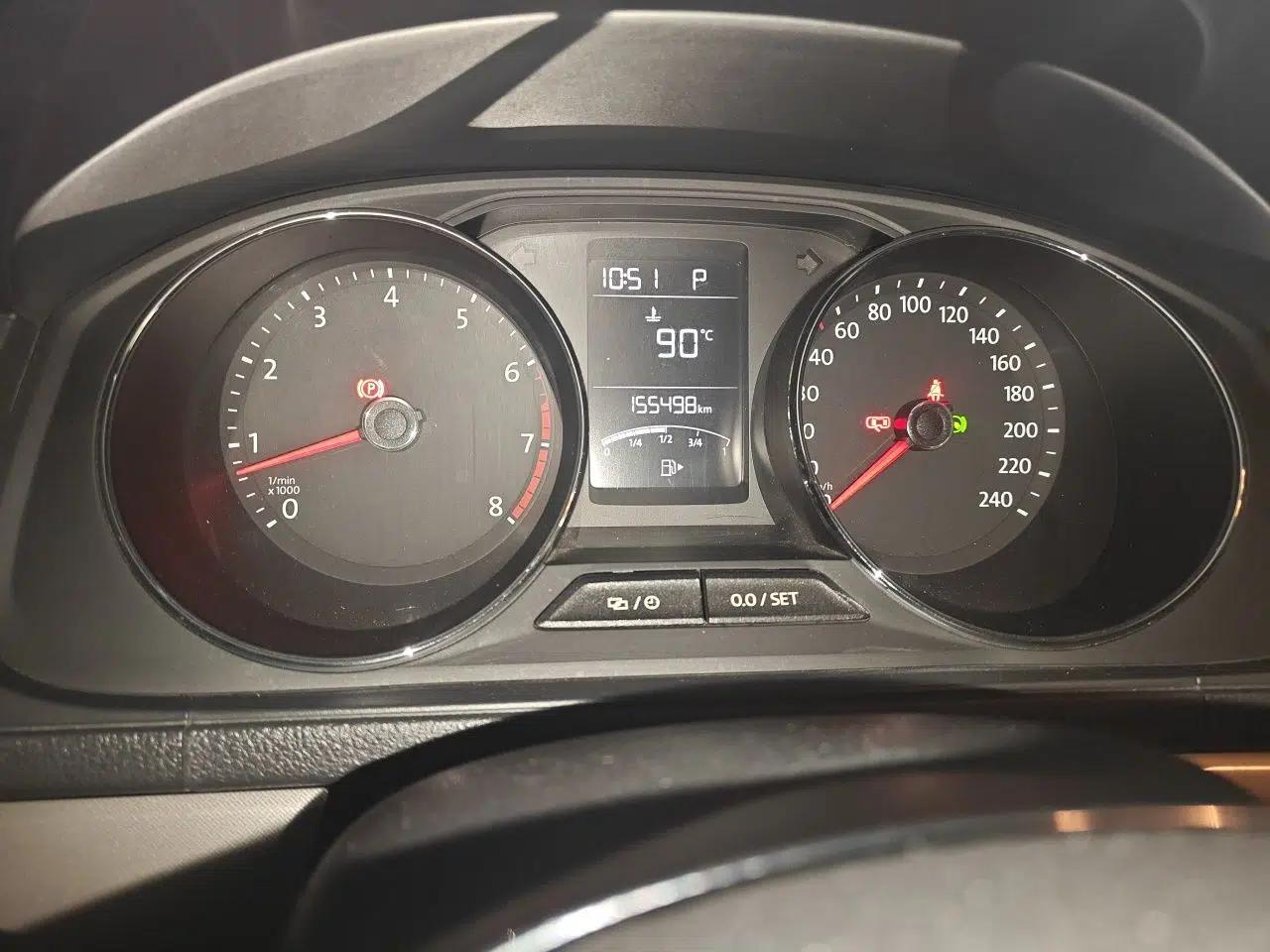 Volkswagen Lavida 2015 1.6L Automatic Comfort Edition — миниатюра 12