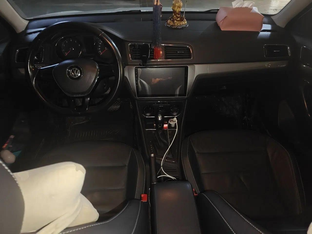 Volkswagen Lavida 2015 1.6L Automatic Comfort Edition — миниатюра 9