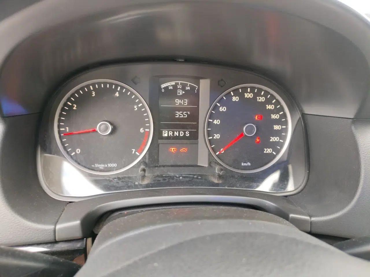 Volkswagen Lavida 2011 1.6L Automatic PinYou Edition — миниатюра 11