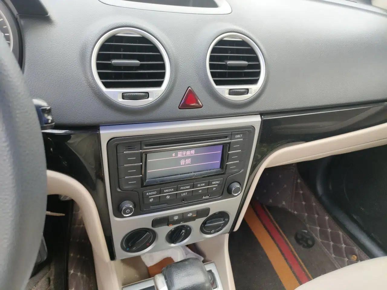 Volkswagen Lavida 2011 1.6L Automatic PinYou Edition — миниатюра 13