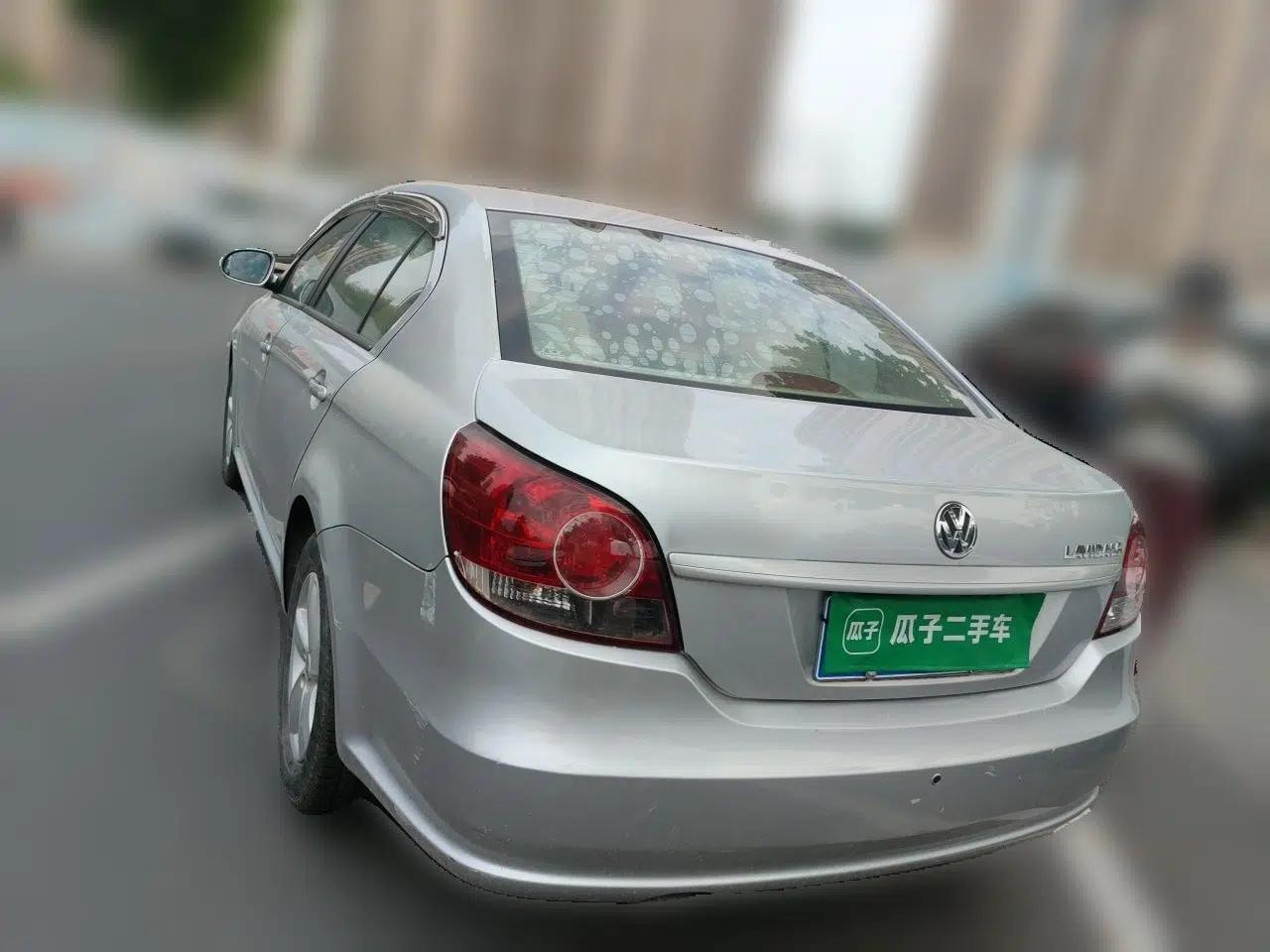 Volkswagen Lavida 2011 1.6L Automatic PinYou Edition — миниатюра 4