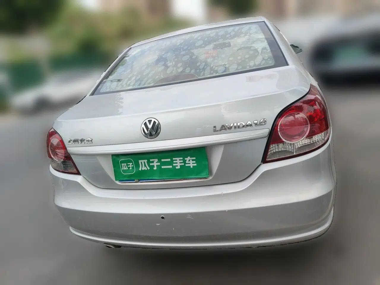 Volkswagen Lavida 2011 1.6L Automatic PinYou Edition — миниатюра 6