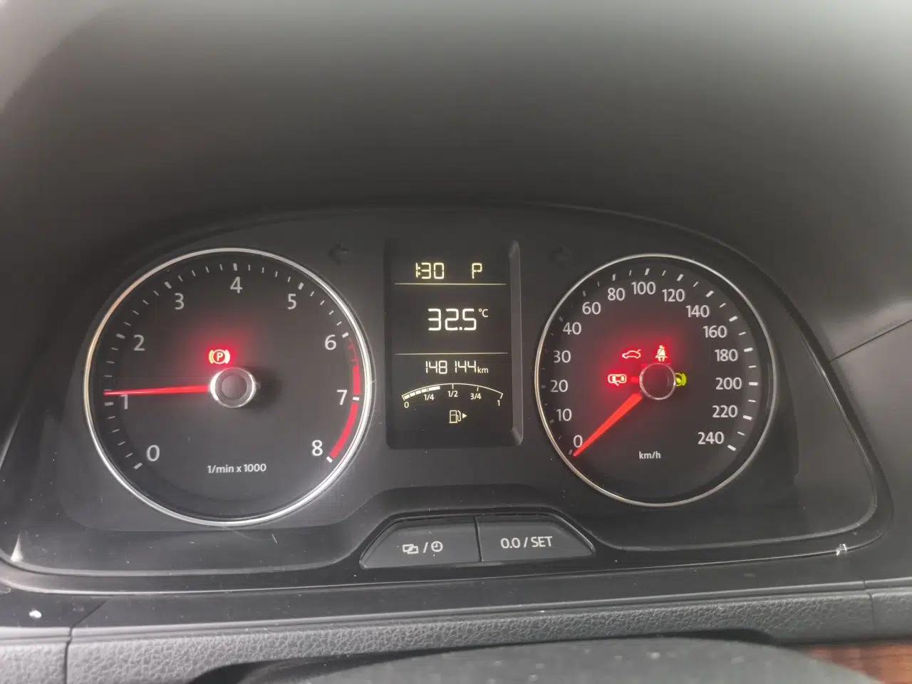 Volkswagen Lavida 2013 Restyled Classic 1.6L Automatic Comfort Edition — миниатюра 11