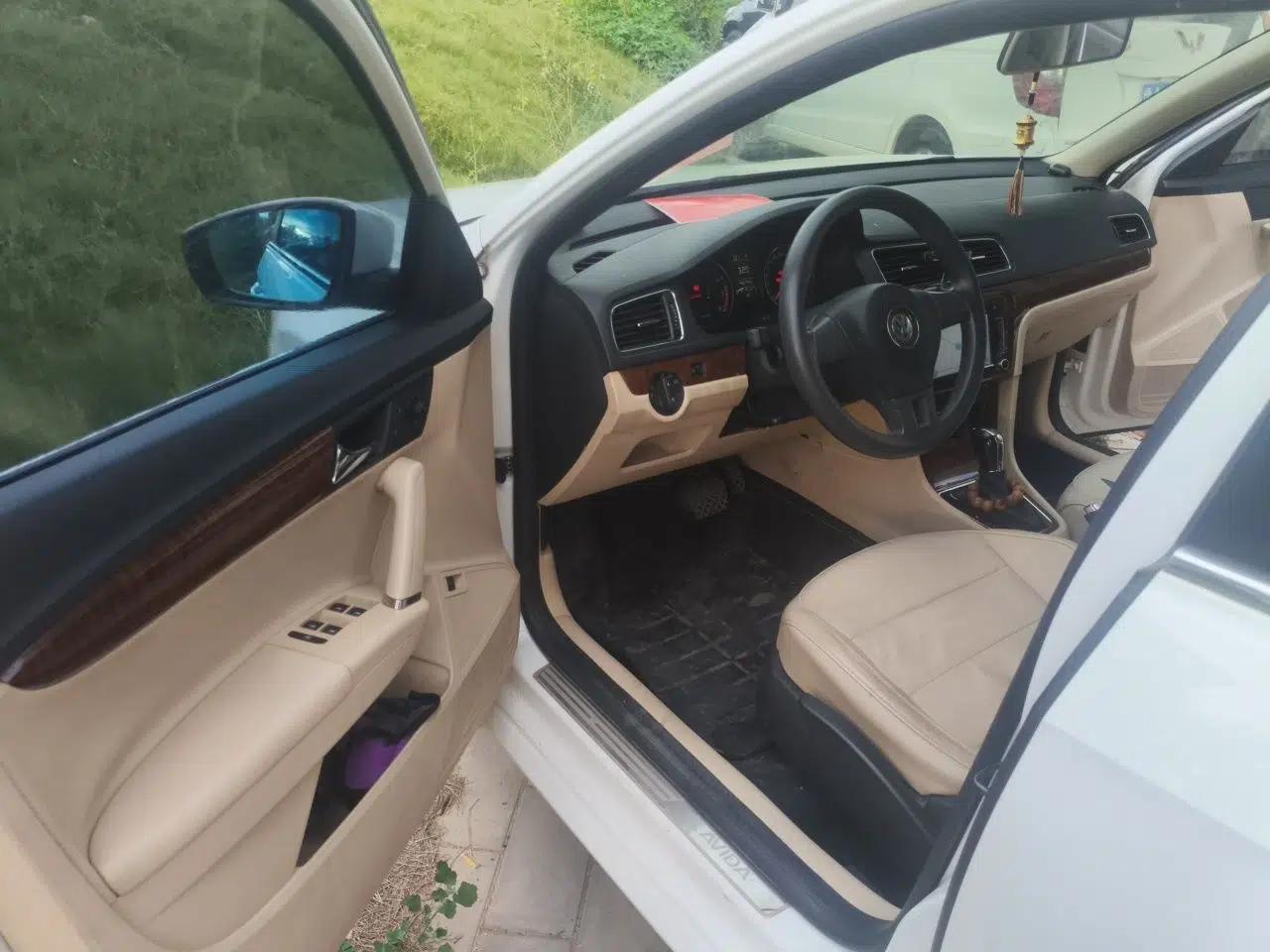 Volkswagen Lavida 2013 Restyled Classic 1.6L Automatic Comfort Edition — миниатюра 16