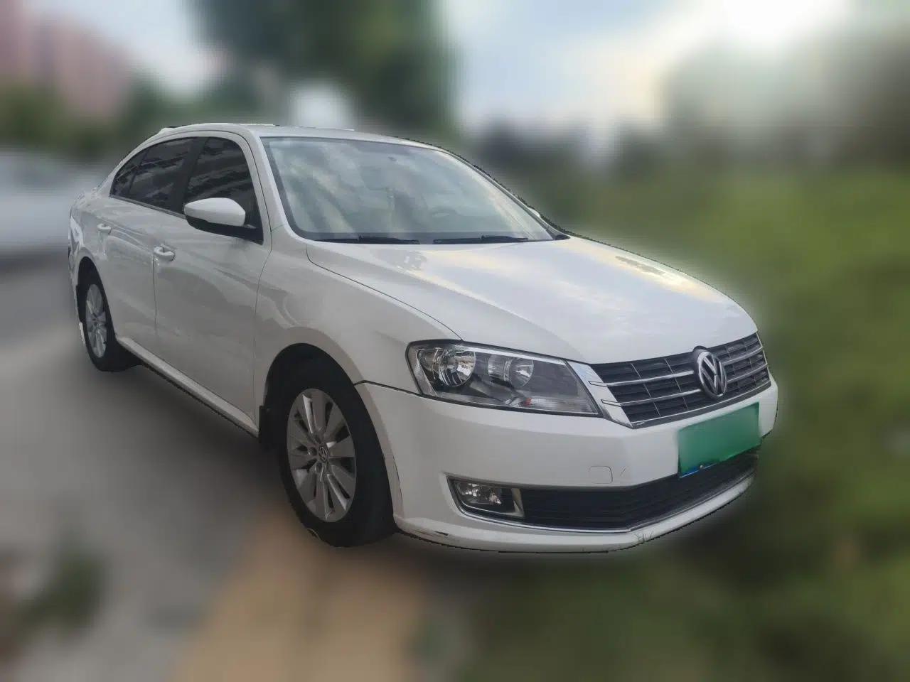 Volkswagen Lavida 2013 Restyled Classic 1.6L Automatic Comfort Edition — миниатюра 3
