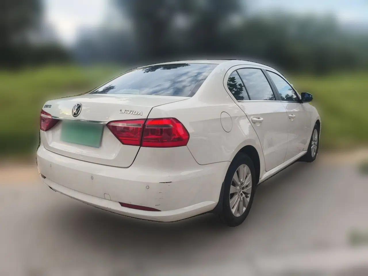 Volkswagen Lavida 2013 Restyled Classic 1.6L Automatic Comfort Edition — миниатюра 6