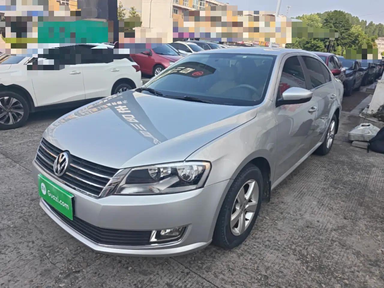 Volkswagen Lavida 2013 Revised Classic 1.6L Automatic Fashion Edition — миниатюра 1