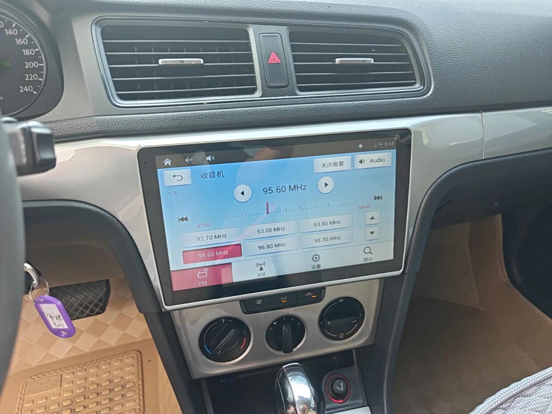 Volkswagen Lavida 2013 Revised Classic 1.6L Automatic Fashion Edition — миниатюра 15