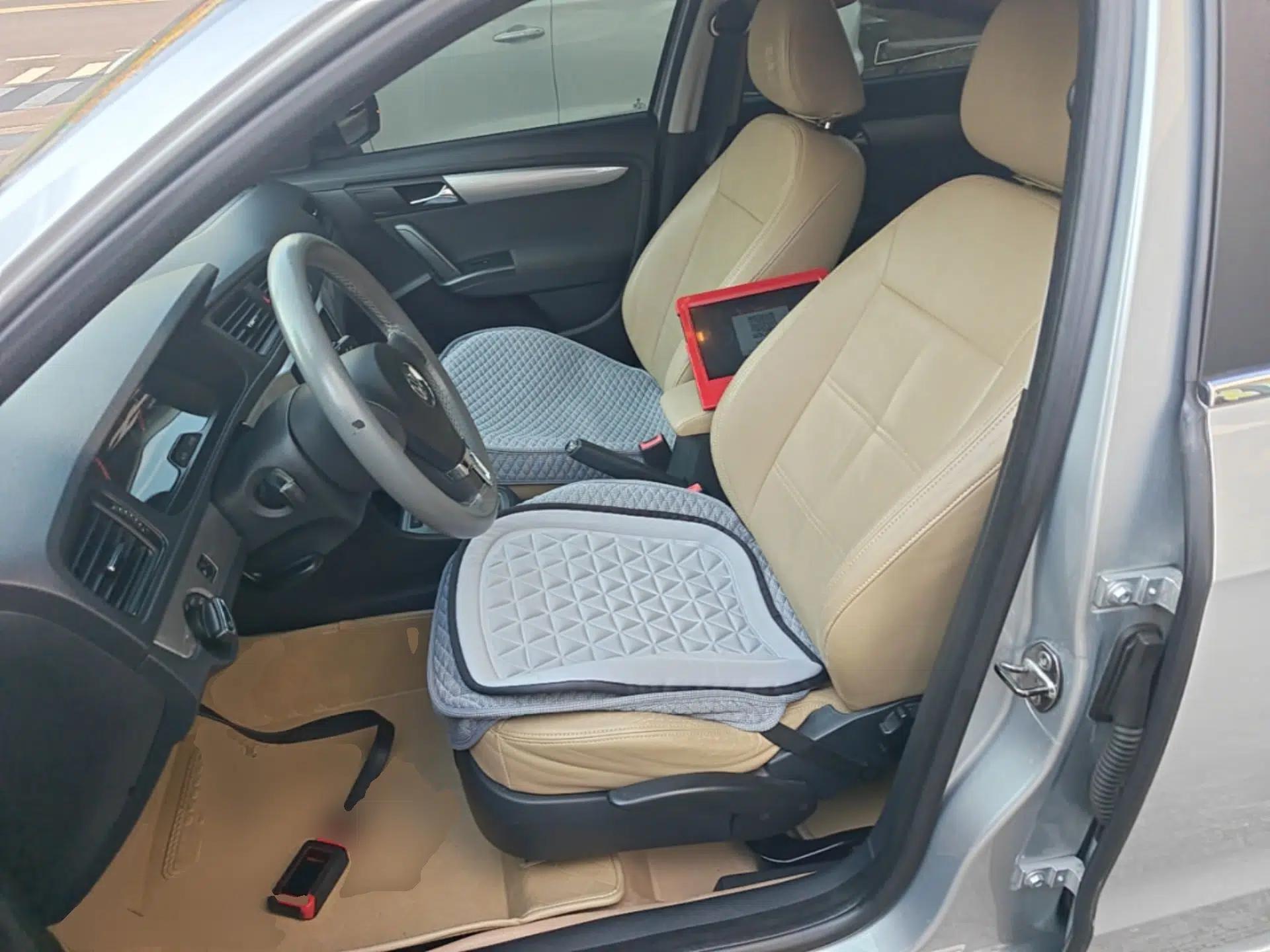 Volkswagen Lavida 2013 Revised Classic 1.6L Automatic Fashion Edition — миниатюра 17