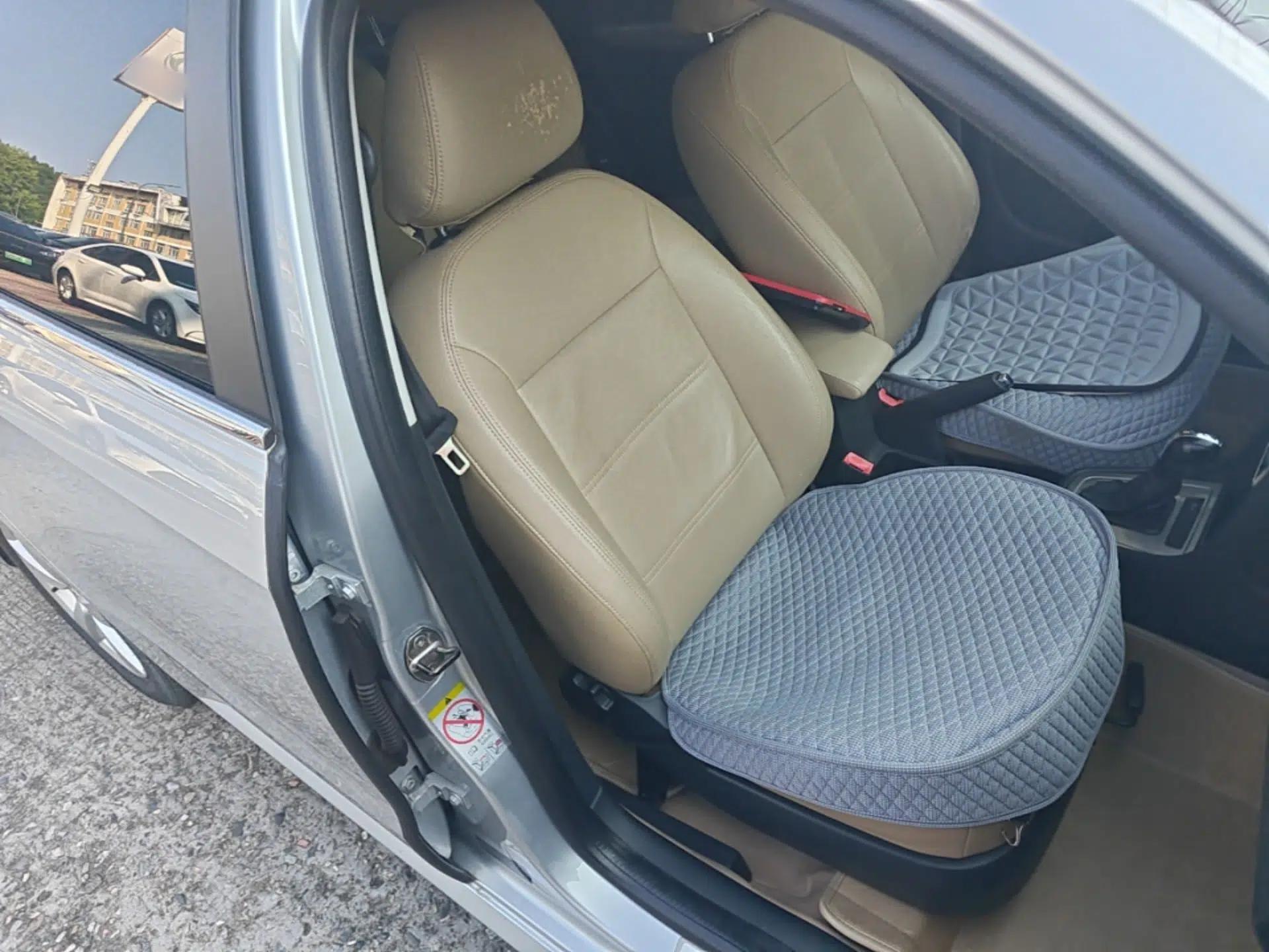 Volkswagen Lavida 2013 Revised Classic 1.6L Automatic Fashion Edition — миниатюра 19