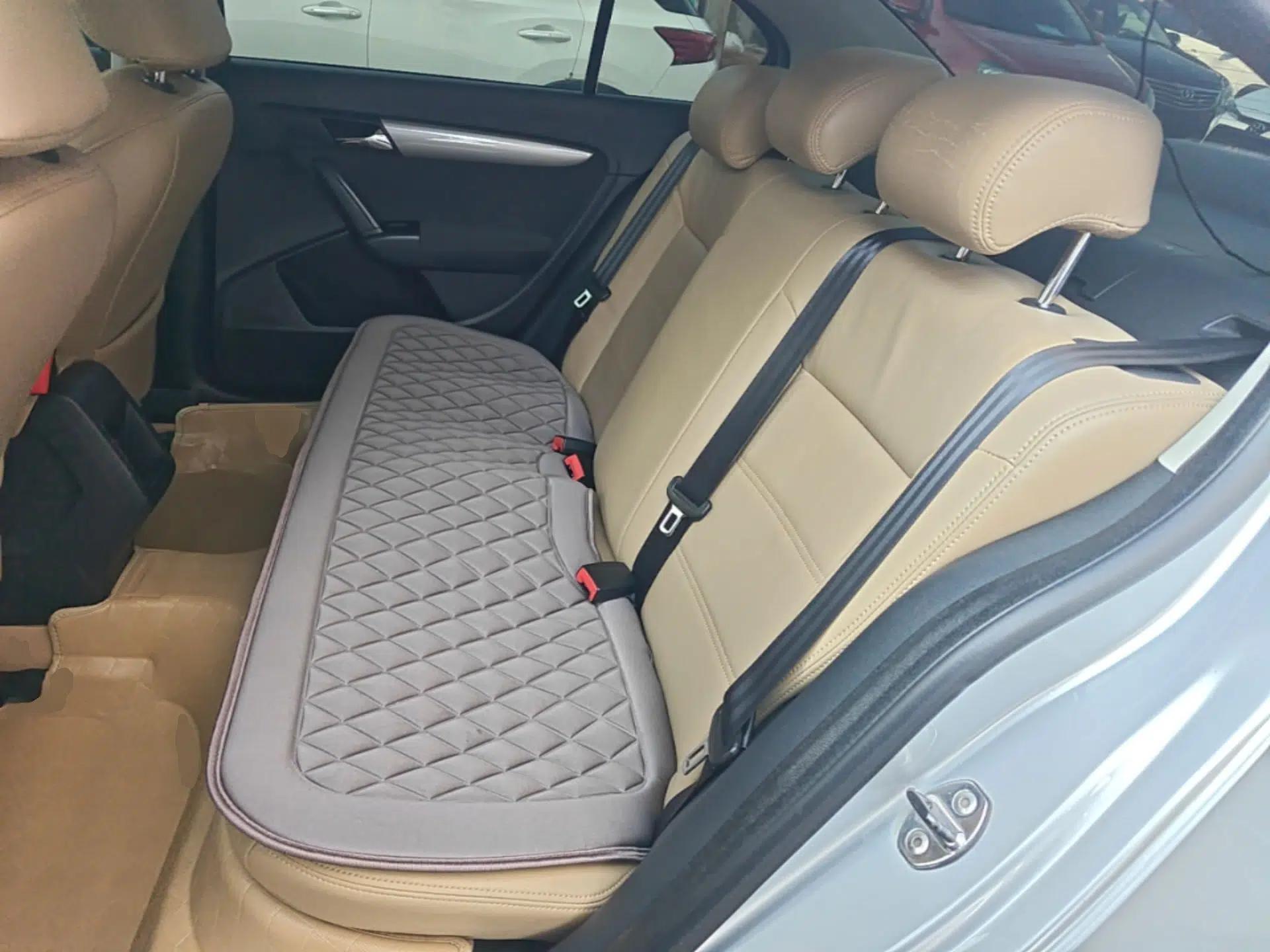 Volkswagen Lavida 2013 Revised Classic 1.6L Automatic Fashion Edition — миниатюра 20