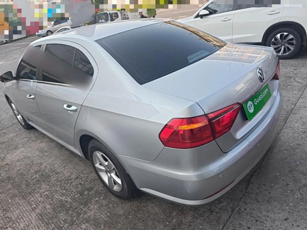 Volkswagen Lavida 2013 Revised Classic 1.6L Automatic Fashion Edition — миниатюра 4