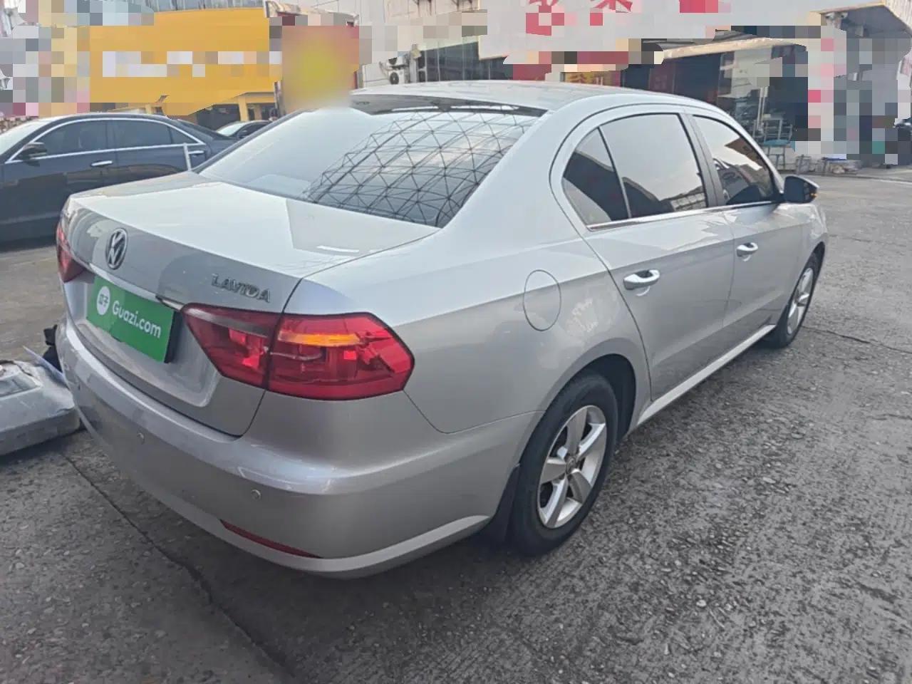 Volkswagen Lavida 2013 Revised Classic 1.6L Automatic Fashion Edition — миниатюра 6