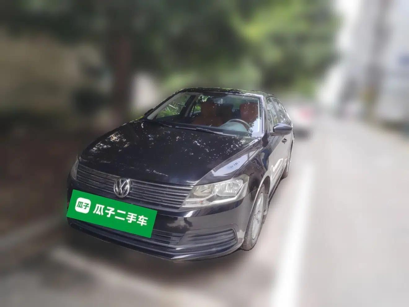 Volkswagen Lavida 2015 1.6L Manual Fashion Edition — миниатюра 1