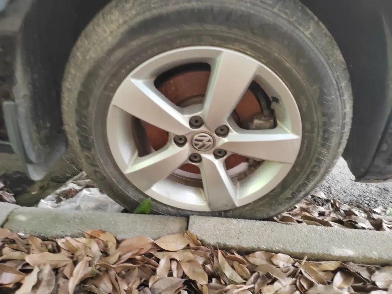 Volkswagen Lavida 2015 1.6L Manual Fashion Edition — миниатюра 8