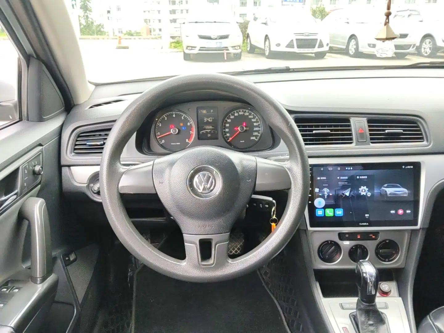 Volkswagen Lavida 2013 Revised Classic 1.6L Automatic Fashion Edition — миниатюра 13