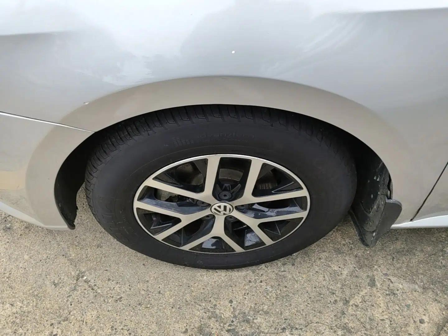 Volkswagen Lavida 2013 Revised Classic 1.6L Automatic Fashion Edition — миниатюра 10