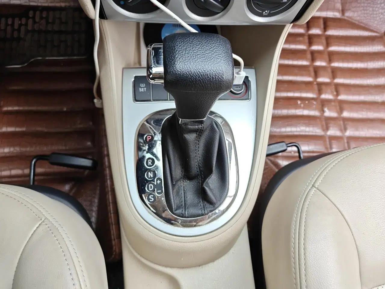 Volkswagen Lavida 2008 1.6L Automatic Prestige Edition — миниатюра 14