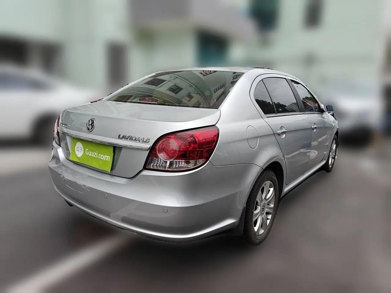 Volkswagen Lavida 2008 1.6L Automatic Prestige Edition — миниатюра 6