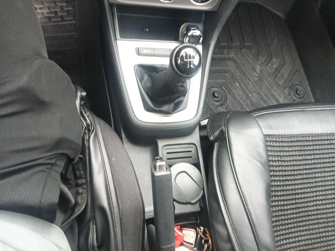 Volkswagen Lavida 2013 Revised Classic 1.6L Manual Fashion Edition — миниатюра 14