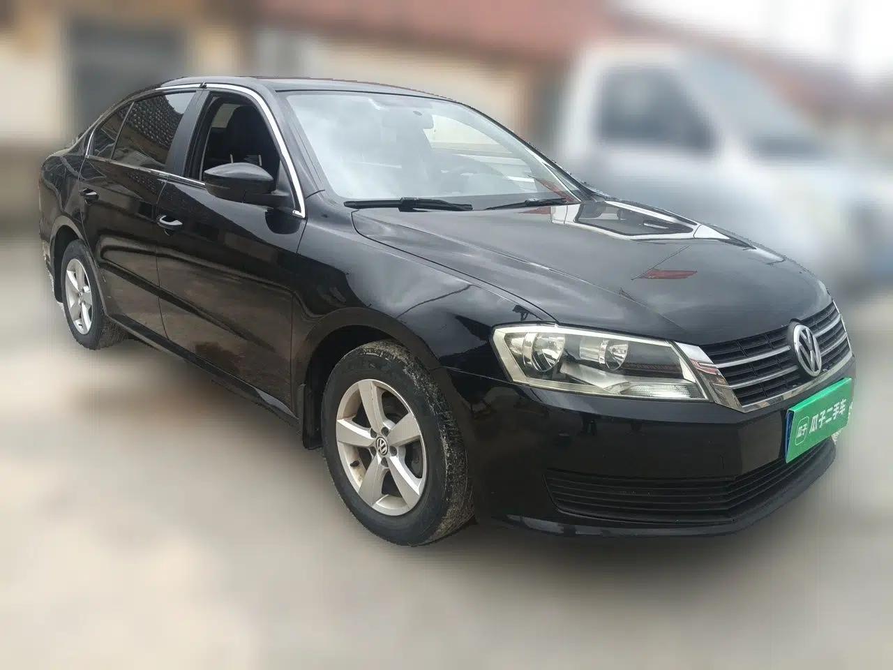 Volkswagen Lavida 2013 Revised Classic 1.6L Manual Fashion Edition — миниатюра 3