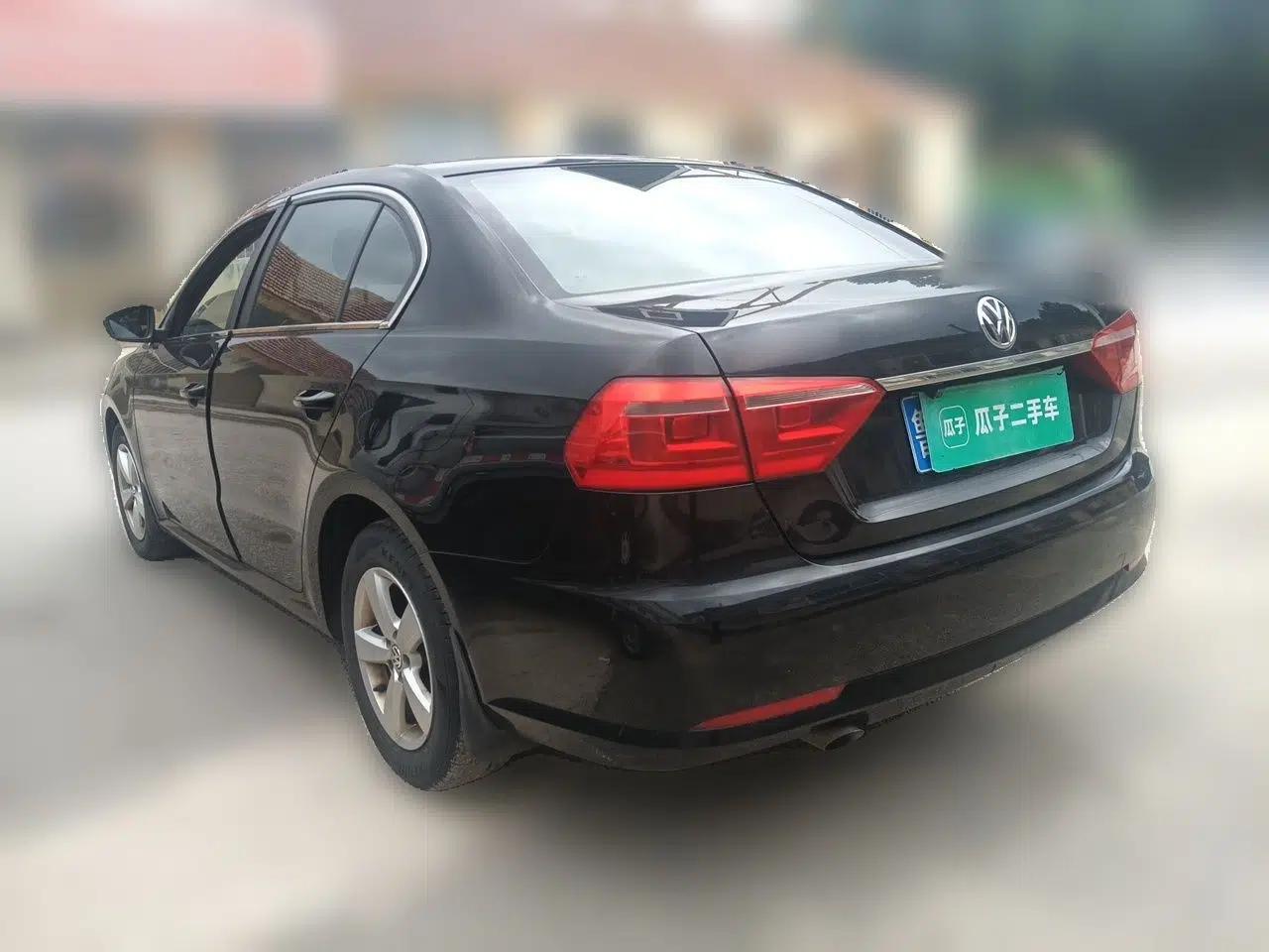 Volkswagen Lavida 2013 Revised Classic 1.6L Manual Fashion Edition — миниатюра 4