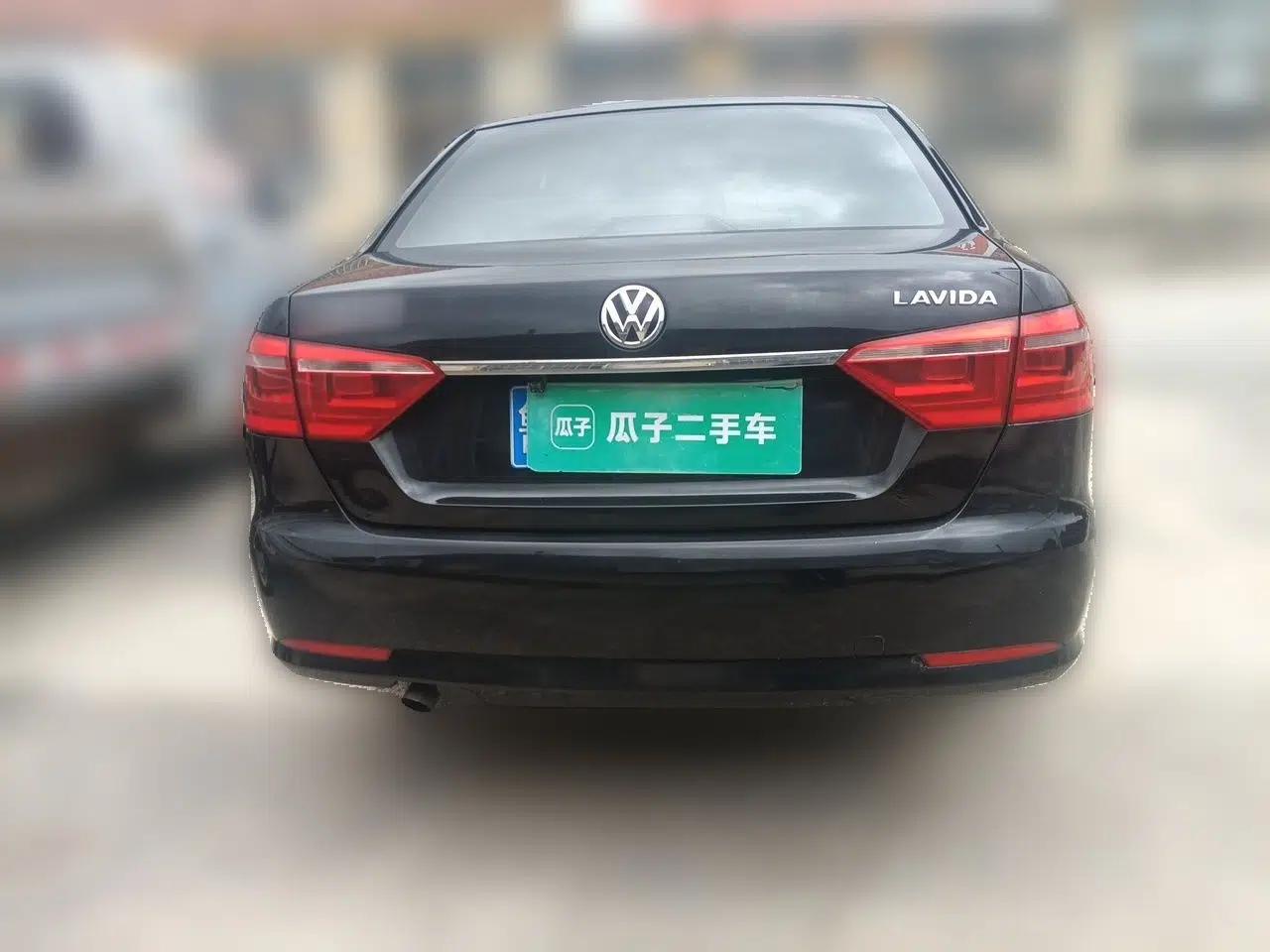 Volkswagen Lavida 2013 Revised Classic 1.6L Manual Fashion Edition — миниатюра 5