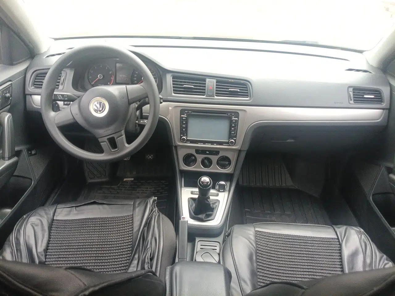 Volkswagen Lavida 2013 Revised Classic 1.6L Manual Fashion Edition — миниатюра 9