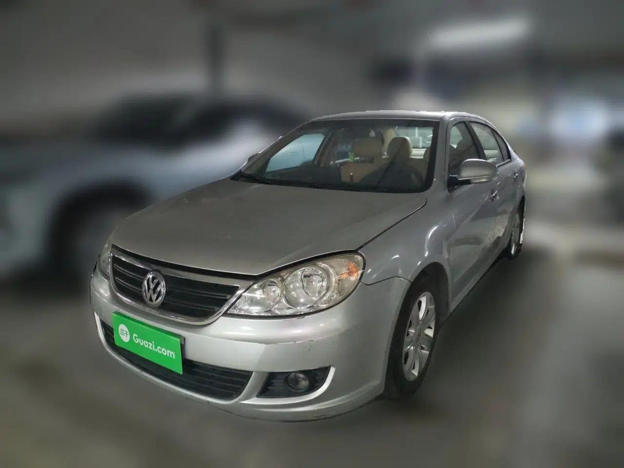 Volkswagen Lavida 2011 2.0L Automatic Premium Edition — миниатюра 1
