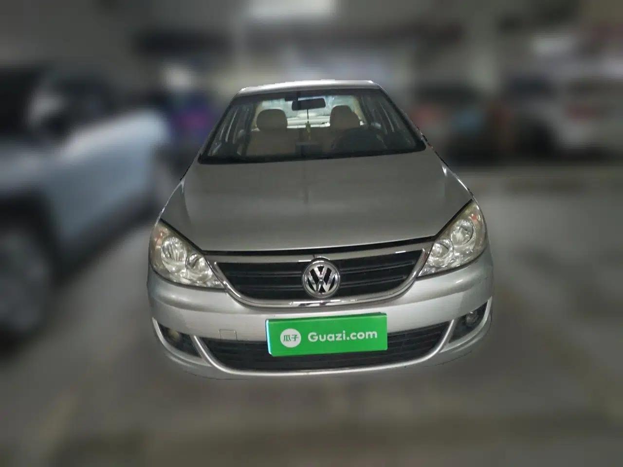 Volkswagen Lavida 2011 2.0L Automatic Premium Edition — миниатюра 2